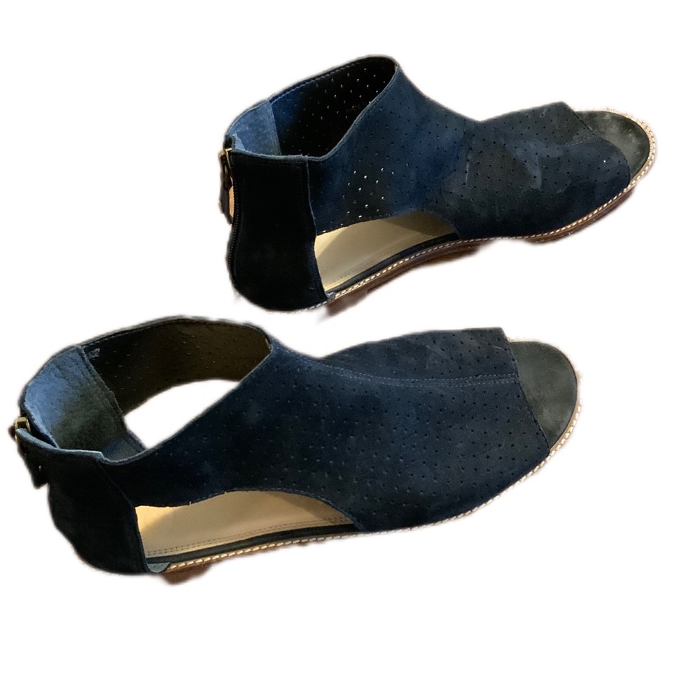 Gianni Bernini sandals size 8. Black suede leather peep toe.  Super cute